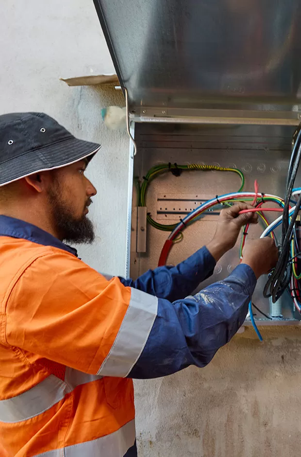 Phase 3 power electrician
