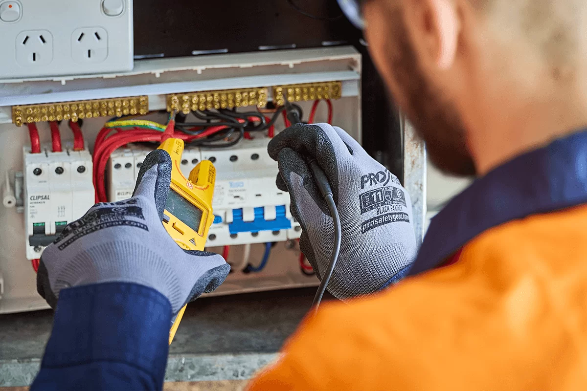 ENERGY MONITORING AT YOUR FINGERTIPS